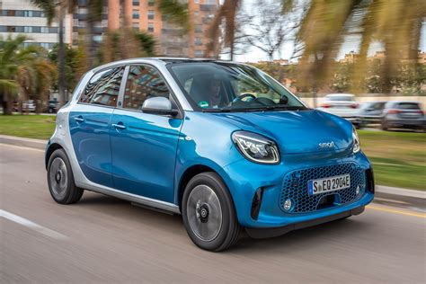 smart EQ Forfour in ambiente urbano