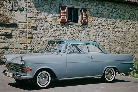 Opel Rekord berlina anni '50
