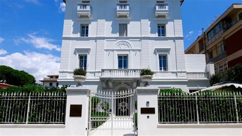 Palazzo La Datcha Forte dei Marmi esterno