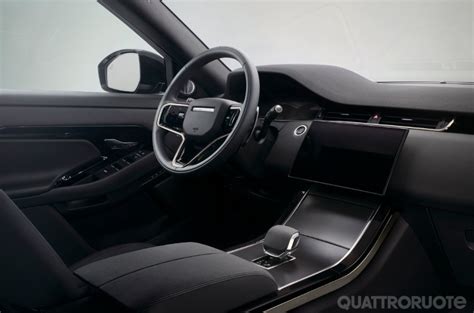 Interni moderni della Range Rover Evoque di seconda generazione