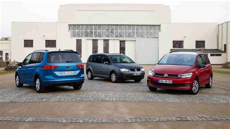 Volkswagen Touran in viaggio con famiglia