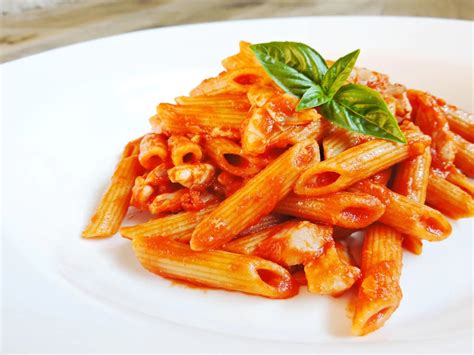 Ingredienti per pasta al pomodoro e mascarpone