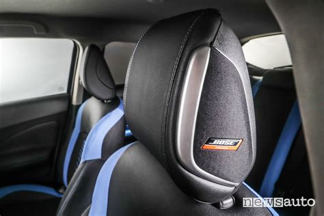 Nissan Juke altoparlanti Bose poggiatesta