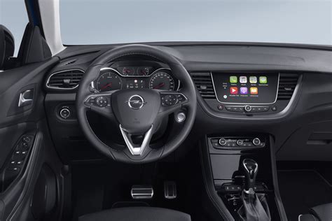 Interni Opel Grandland X con sedili AGR