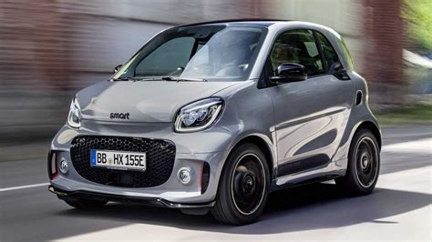 Smart EQ Fortwo with TRIDION cell in different colors