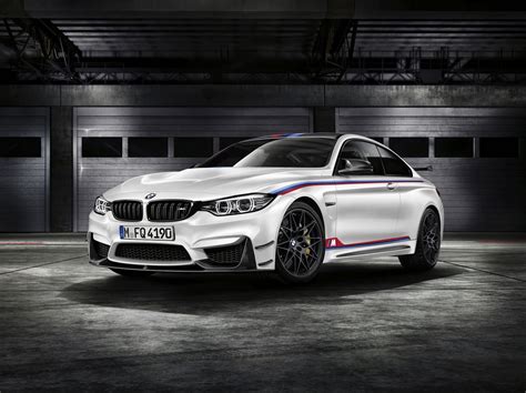 Dettaglio grafico sulla carrozzeria della BMW M4 DTM Champion Edition
