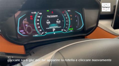 Dettaglio grafico della plancia e del cruscotto digitale da 12,3 pollici