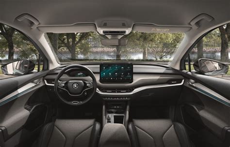Interni di un veicolo elettrico Škoda Enyaq