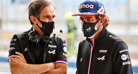 Davide Brivio con Fernando Alonso in Alpine