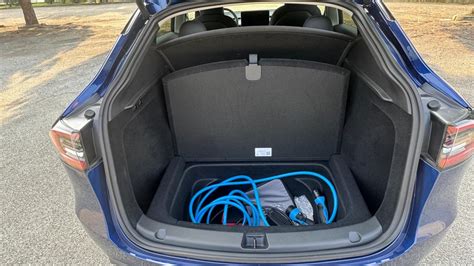 Confronto bagagliaio Tesla Model 3 e Model Y