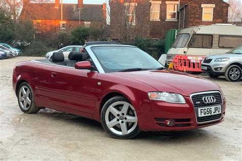 Audi A4 B7 Cabriolet in un ambiente urbano