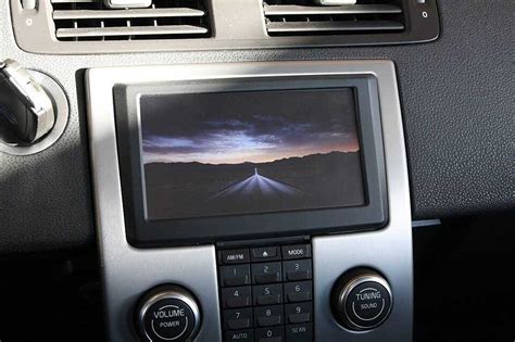Schermo originale Volvo C30 vs. nuovo Headunit aftermarket