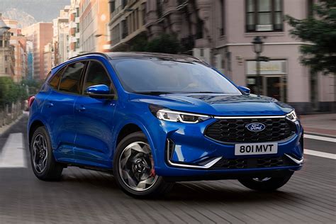 Ford Kuga e Mercedes Classe B affiancate