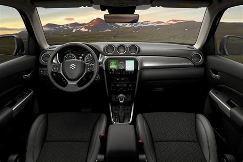 Suzuki Vitara Hybrid interior