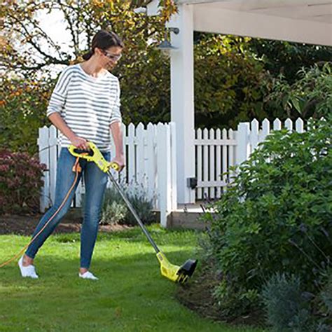 Tagliabordi Ryobi RLT1831H20 Hybrid in azione