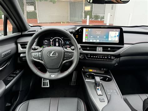 Lexus IS 300h interni e plancia