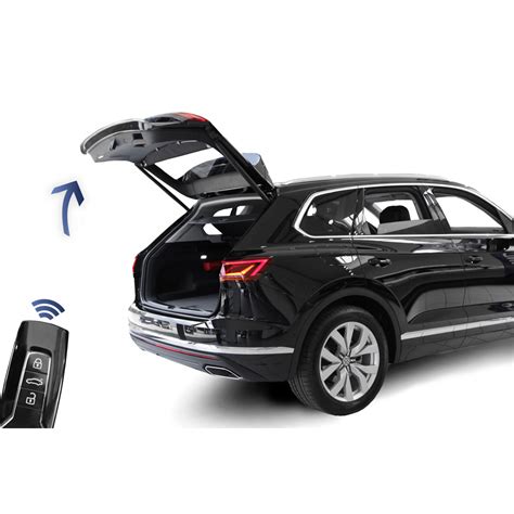 Interno del portellone Touareg con accesso alla luce stop