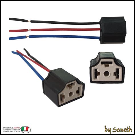 Particolare del connettore di una lampada auto
