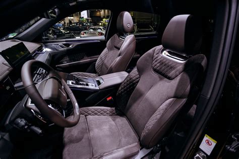 dettaglio degli interni in Alcantara BMW