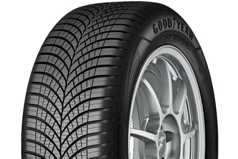 Pneumatici Goodyear 4 Stagioni 185/65 R15 su un'auto