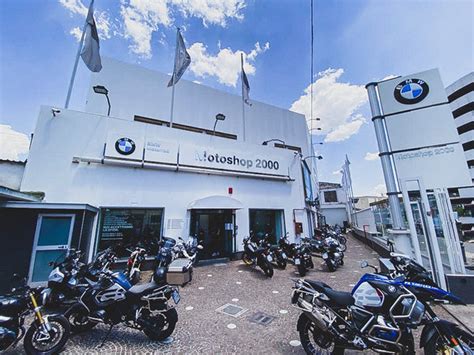 concessionario BMW Motorrad moderno in Germania