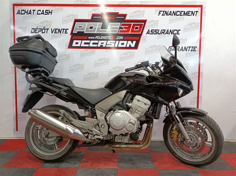 Honda CBF 1000 in primo piano