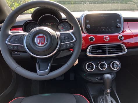 Cruscotto digitale e display infotainment Fiat 500X Hybrid