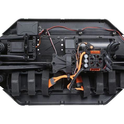 Interni del Losi DBXL-E con componenti elettronici
