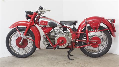 Moto Guzzi Astore in primo piano