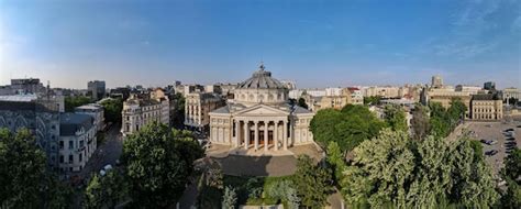 Vista panoramica dell'Ateneo Rumeno, una delle attrazioni vicine