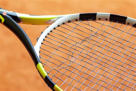 Racchetta da tennis con corde ibride