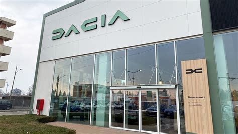 Interno di una concessionaria Dacia moderna