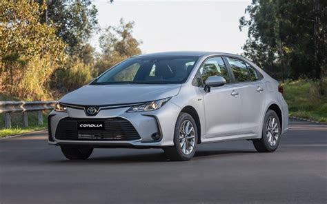 Toyota Corolla Ibrida in strada