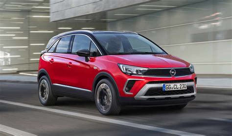 Tavola comparativa allestimenti Opel Crossland