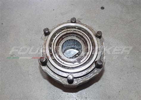 Dettaglio mozzo a ruota libera installato su un veicolo 4x4