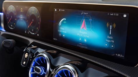 Dettaglio del sistema di infotainment MBUX su Mercedes-Benz Classe A