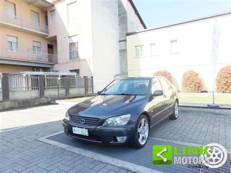 Lexus IS 200 berlina di prima generazione