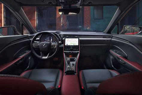 Interni di una Lexus IS di seconda generazione