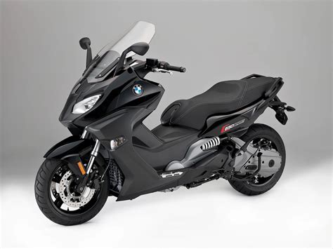 BMW C 650 Sport in movimento su strada