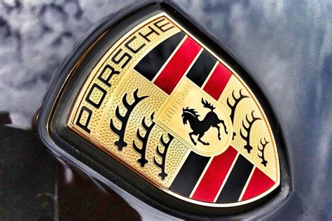 Logo Porsche con lo stemma di Stoccarda