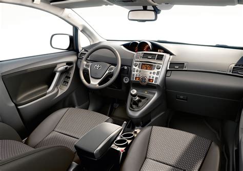 Interni Toyota Verso