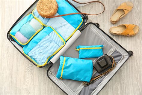 Valigia per viaggio in famiglia