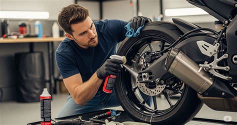 Motocicletta con cerchioni puliti e lucidi