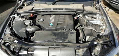 Vista inferiore BMW 320d E90