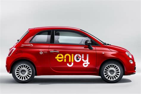 Flotta di Fiat 500 e 500L rosse Enjoy a Milano