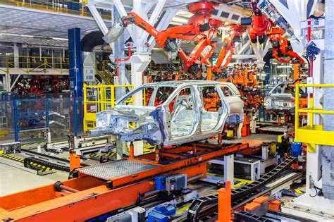 Robotica per l'assemblaggio automobilistico