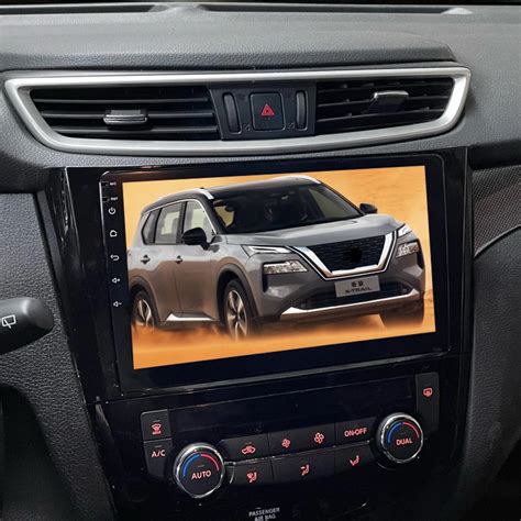 Interno Nissan Qashqai con autoradio