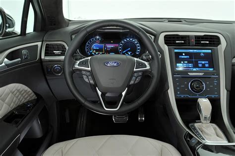 Interni Ford Mondeo Vignale