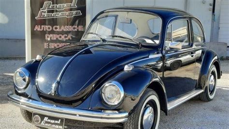 Volkswagen Maggiolino anni '70 con palette colori