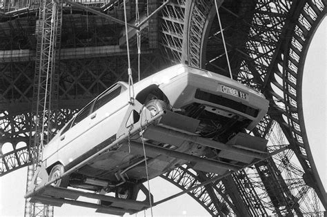 Torre Eiffel con la cassa della Citroën BX